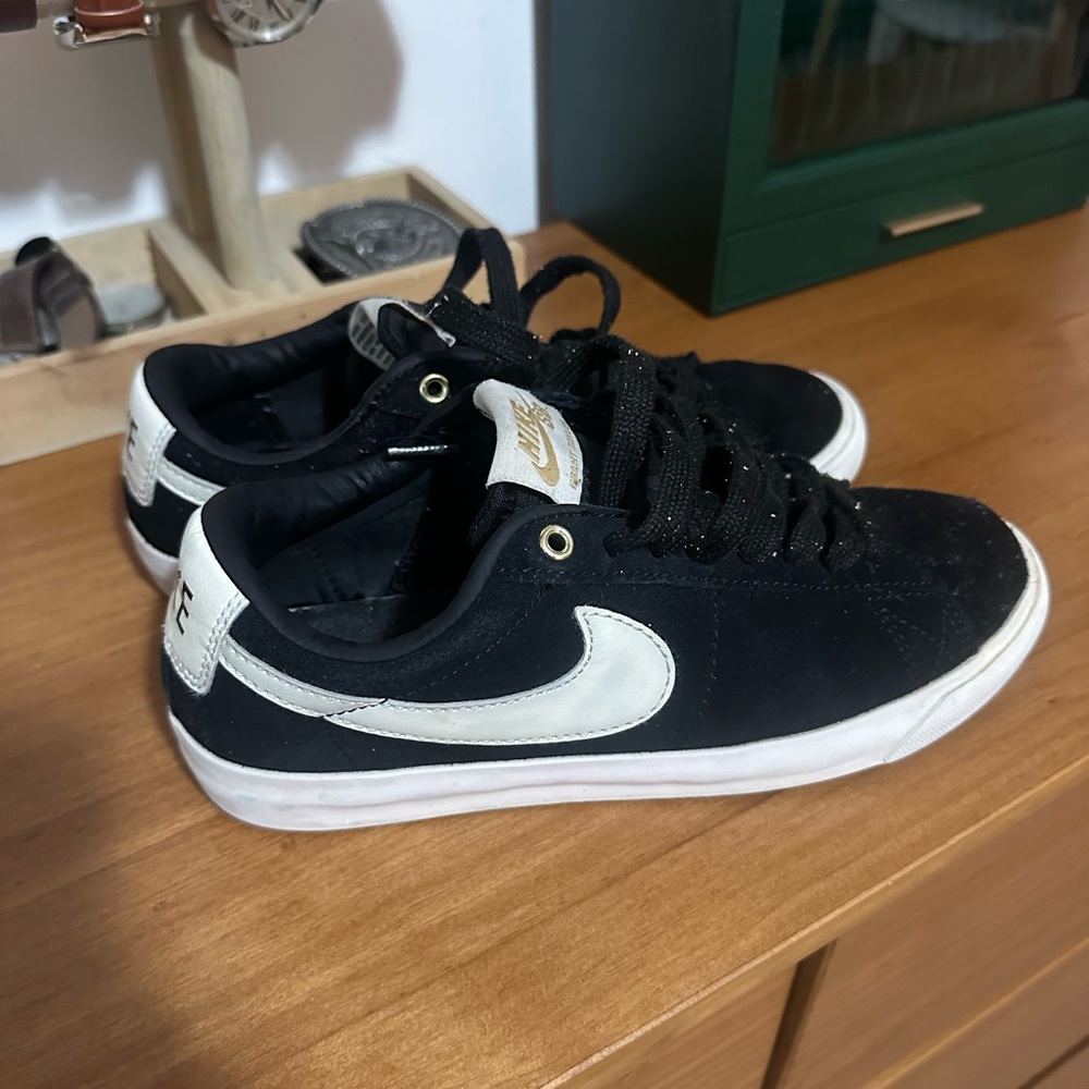 Women’s Nike Blazers (low)